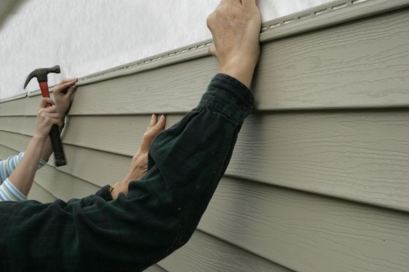 Expert Vinyl Siding Repair Service